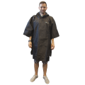 Trekmates Essential Poncho černá